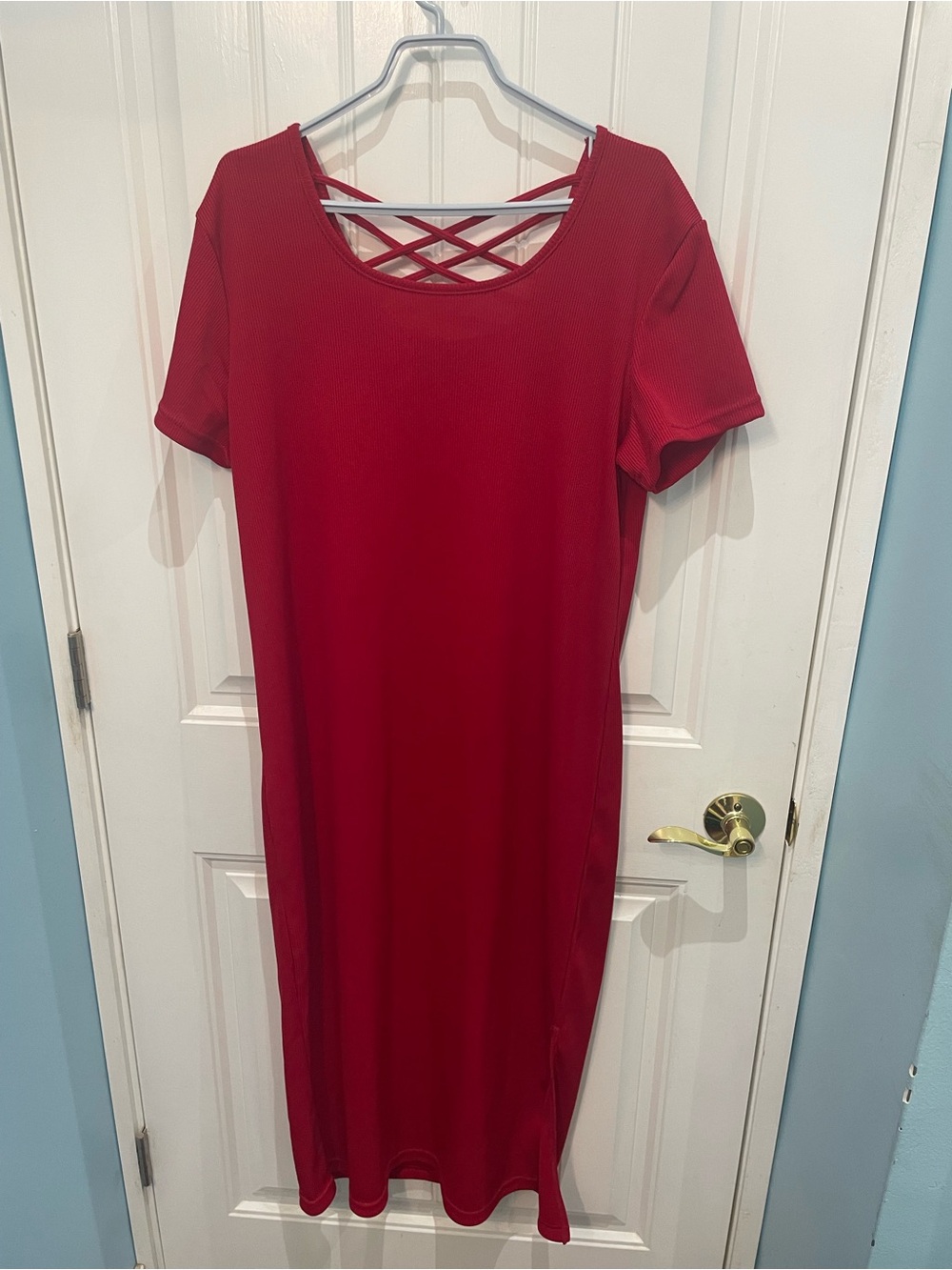 Plus Red Short-Sleeve Maxi Dress with Crisscross Back